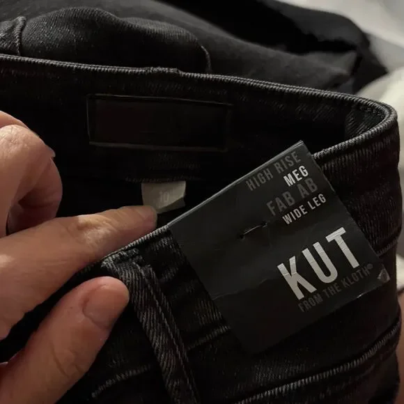 KUT from The Kloth Meg High-Rise Fab Ab Wide Leg Raw Hem in Illuminated 10 - Picture 4 of 5